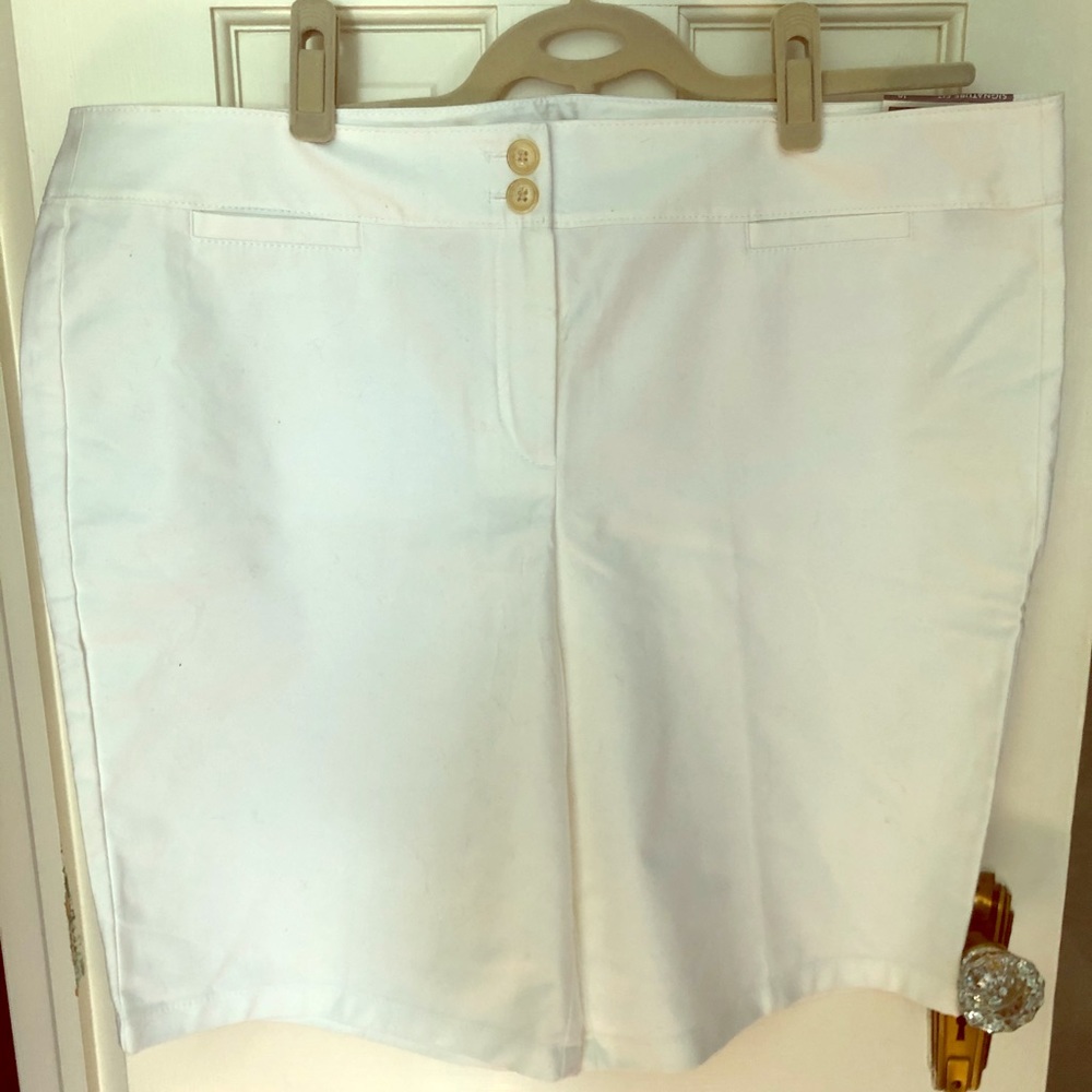 Sz 18 Ann Taylor Bermuda shorts
